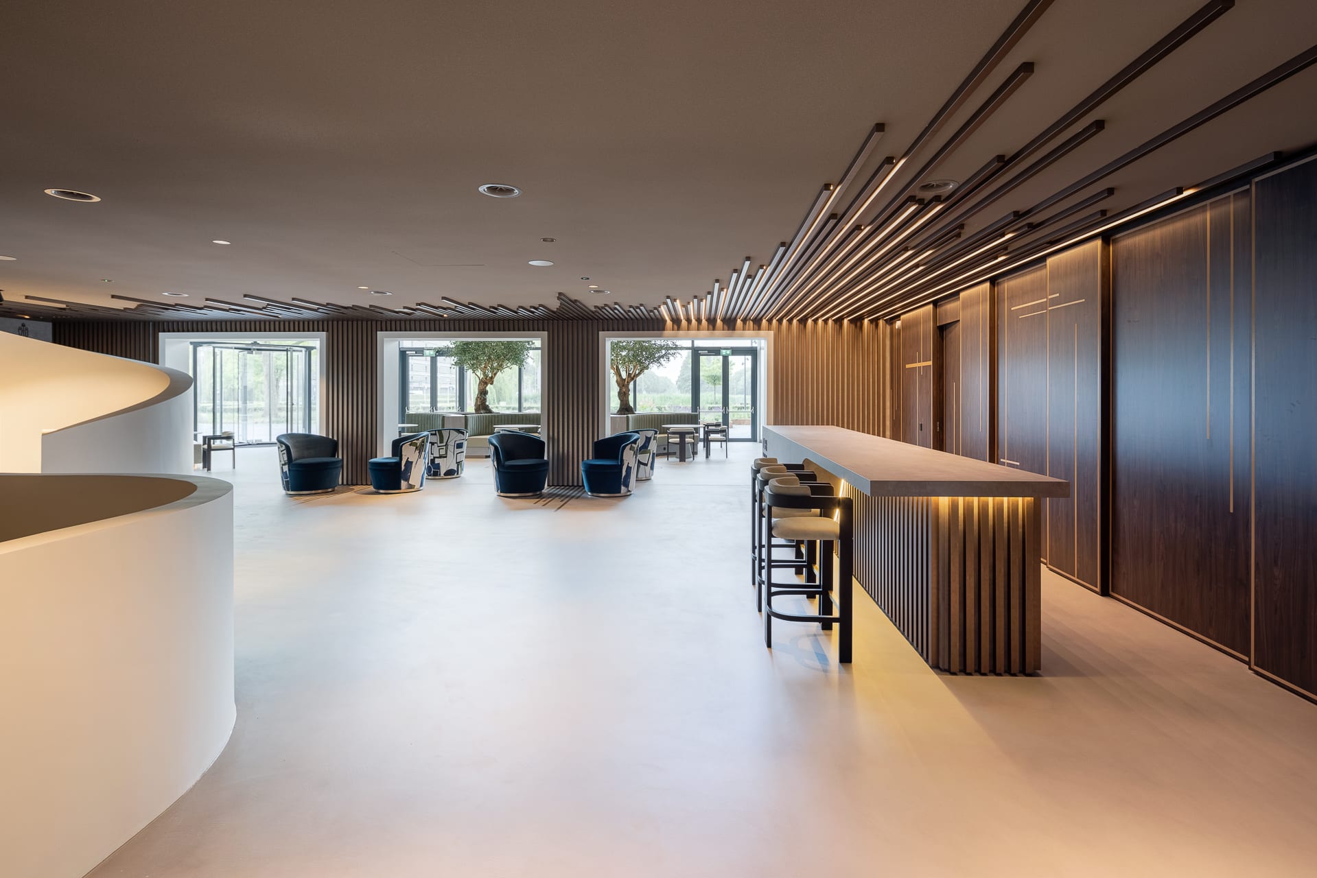Concrete Quartz – Betonlook wand – Kleur Buckingham – Motion Gietvloeren