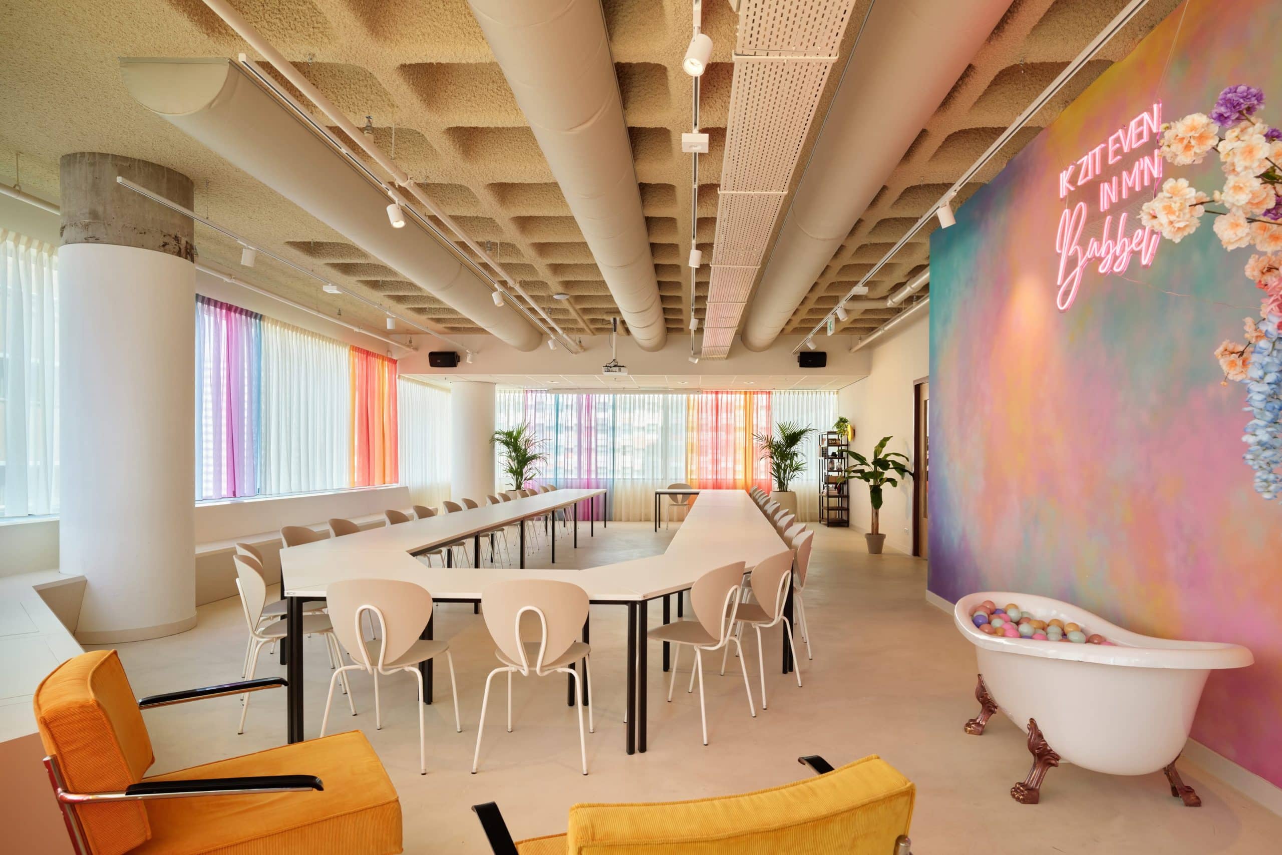 Concrete Rough & PU Gietvloer – Kleur Beayel & Stalos – Sheryl Leysner – David Esser – Motion Gietvloeren