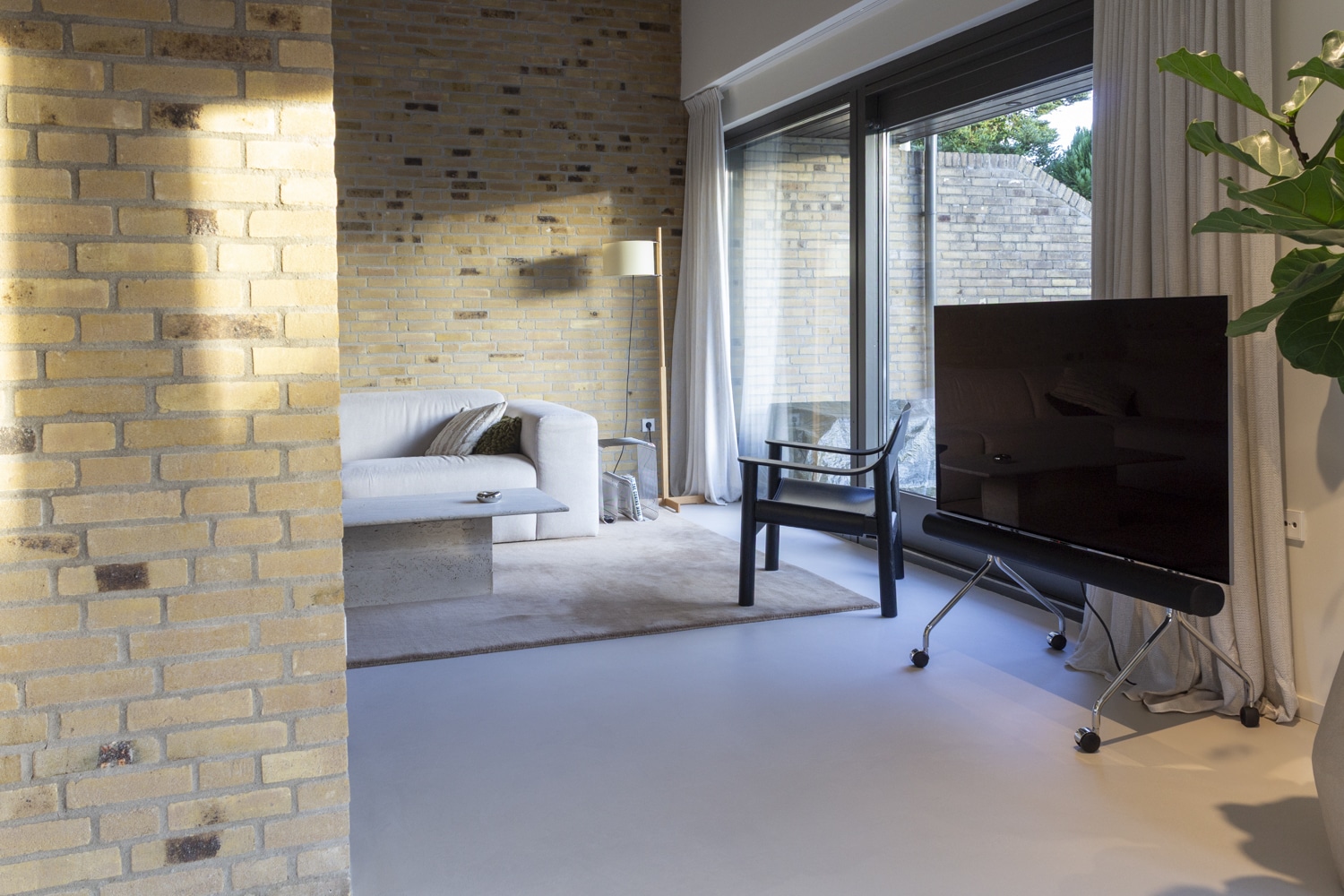 Motion Concrete Quartz – Vloer en wand microcement – Kleur Toledo – Motion Gietvloeren